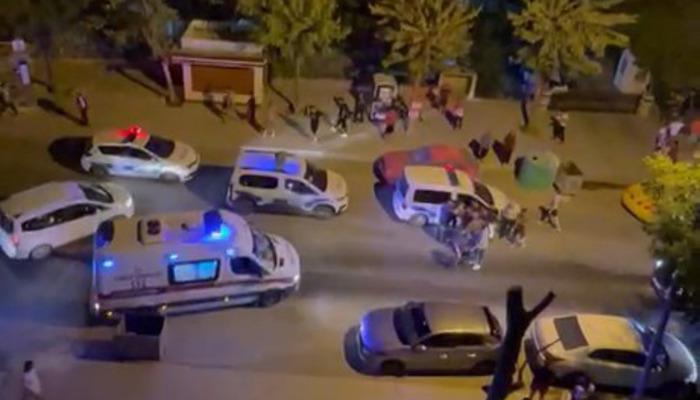 Kadıköy'deki kavga kanlı bitti! Kendisi bıçaklayan kişiyi silahla vurdu