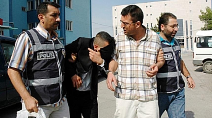 Sahte sağlık bakanlığı g&ouml;revlilerine su&ccedil;&uuml;st&uuml;