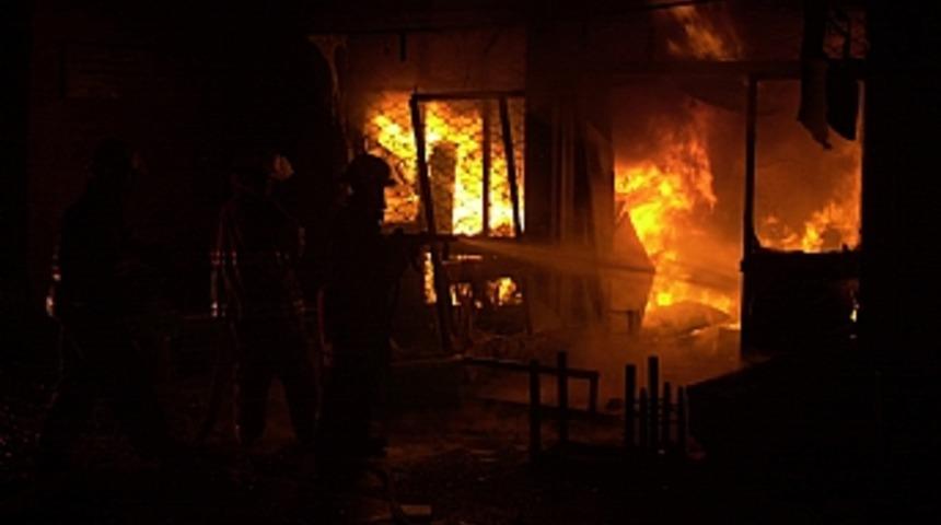 İzmir'de lokanta yangını