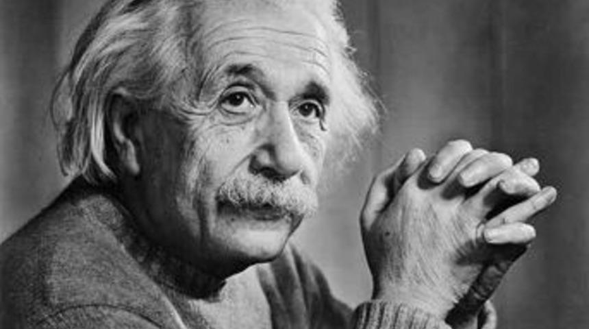 Einstein'ın mektubu 404 bin dolara satıldı