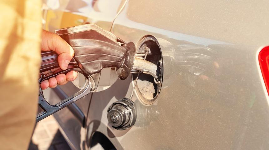 Ayağınızı gazdan kesecek zam! Motorinden sonra benzin fiyatı da değişti! (21 Ekim Cumartesi güncel akaryakıt fiyatları)