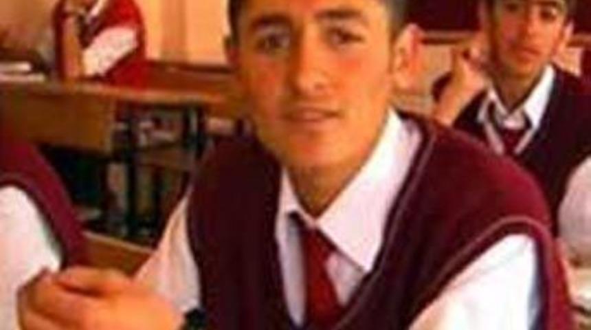 21 yaşında gen&ccedil; midir, &ccedil;ocuk mudur?