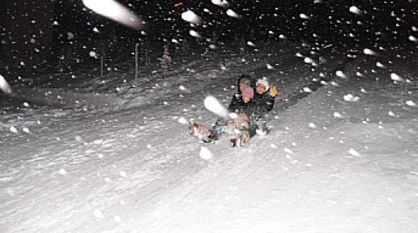 Poşet &uuml;zerinde kayak keyfi 