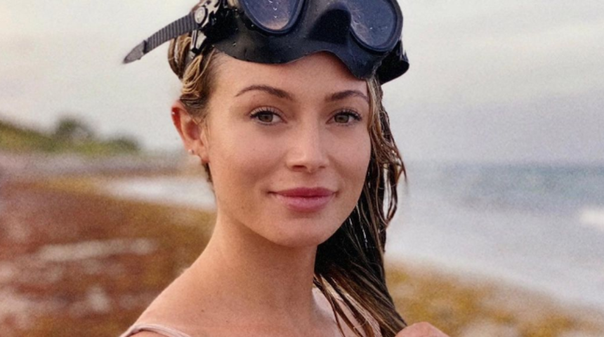 “Dünyanın en seksi bilim insanı” olarak anılıyor! Bikinili pozu olay yarattı