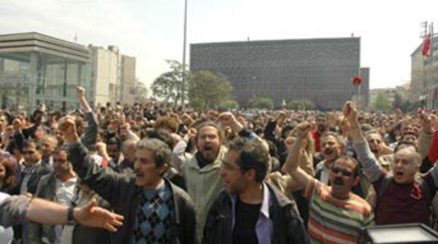 Sendikalarda 1 Mayıs &ccedil;atlağı