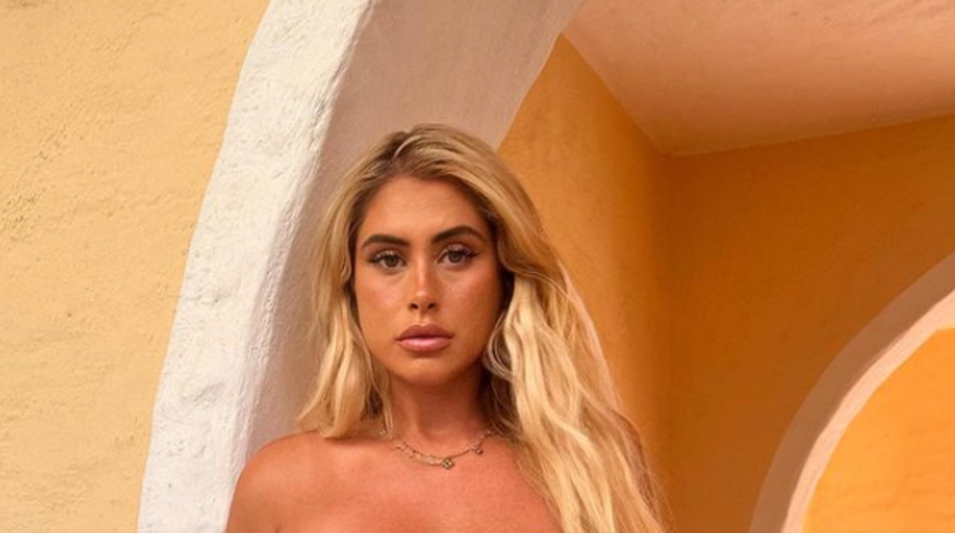 Sosyal medya fenomeni Ariella Nyssa “Selülit normal” diyerek kalçasını cesurca gösterdi! Meydan okuması sosyal medyayı salladı