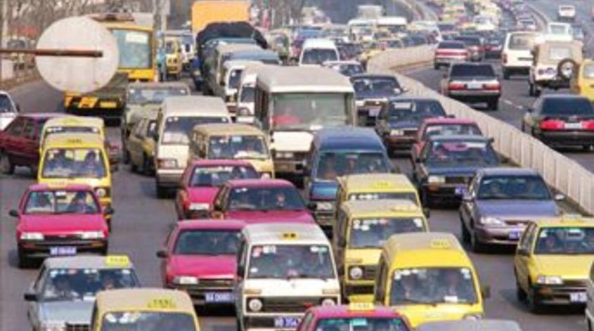 &Ccedil;in'de otob&uuml;s kazası: 13 &ouml;l&uuml;