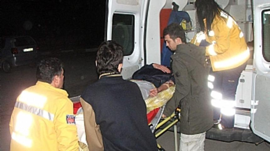 &Ouml;ğrenci yurdunda bı&ccedil;aklı kavga: 1 yaralı