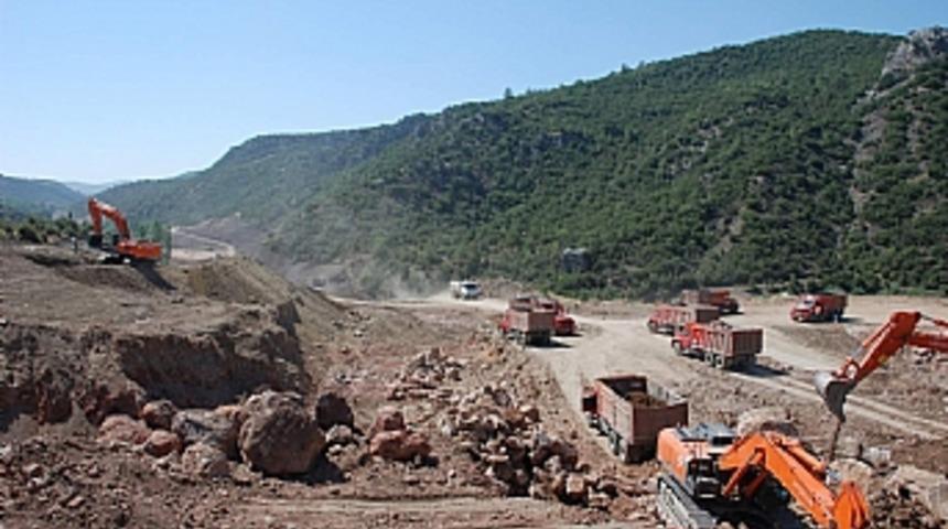 Bilecik-Boz&uuml;y&uuml;k yolu trafiğe kapatılıyor