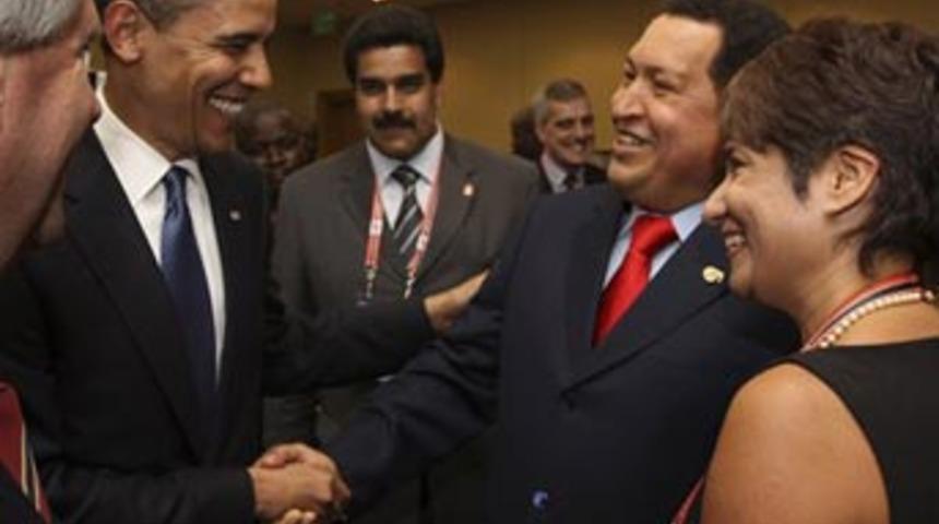 Obama ile Chavez tokalaştı