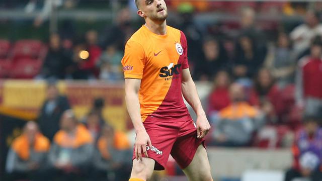 Okan Buruk 'kal' dedi ama gitmeyi kafasına koydu! Berkan Kutlu takımdan ayrılıyor