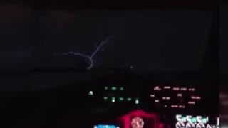 Florida'yı Idalia Kasırgası vurdu! Nadir görülen hava olayı uçak kokpitinden kaydedildi