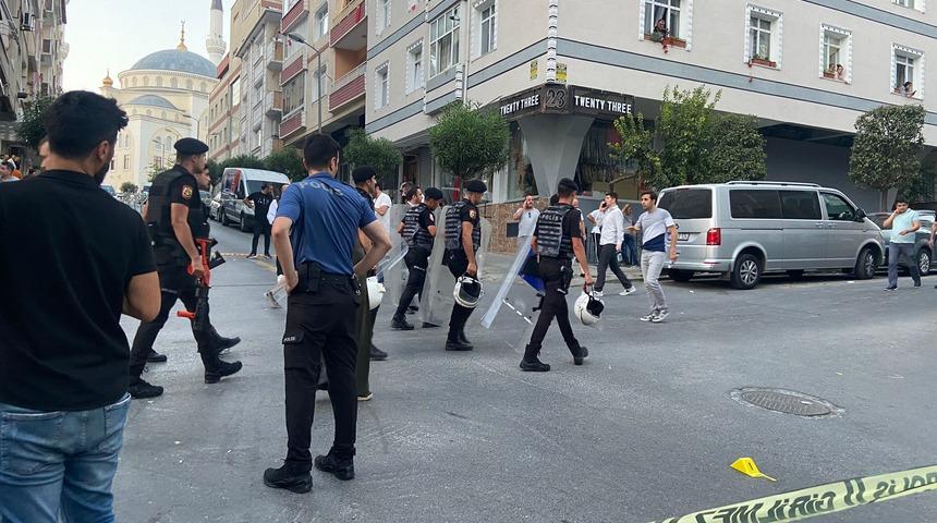 Güngören'de kahvehaneye silahlı saldırı! 2 ölü, 4 yaralı