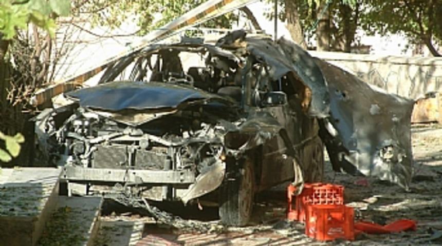 Belediye Başkan'ının aracı bombayla tahrip edilmiş