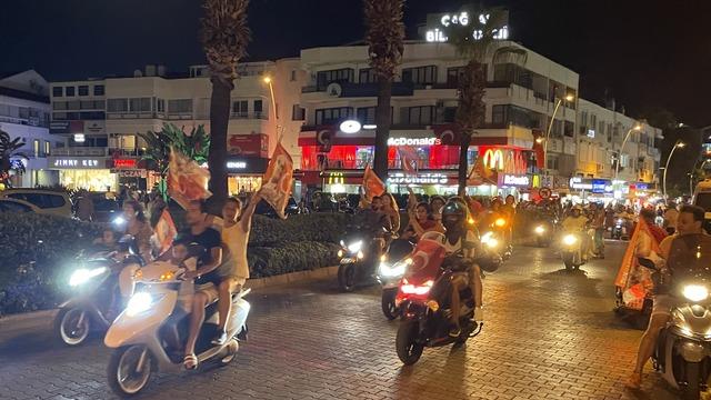 Marmaris ve Bodrum'da 30 Ağustos Zafer Bayramı'nda fener alayı düzenlendi