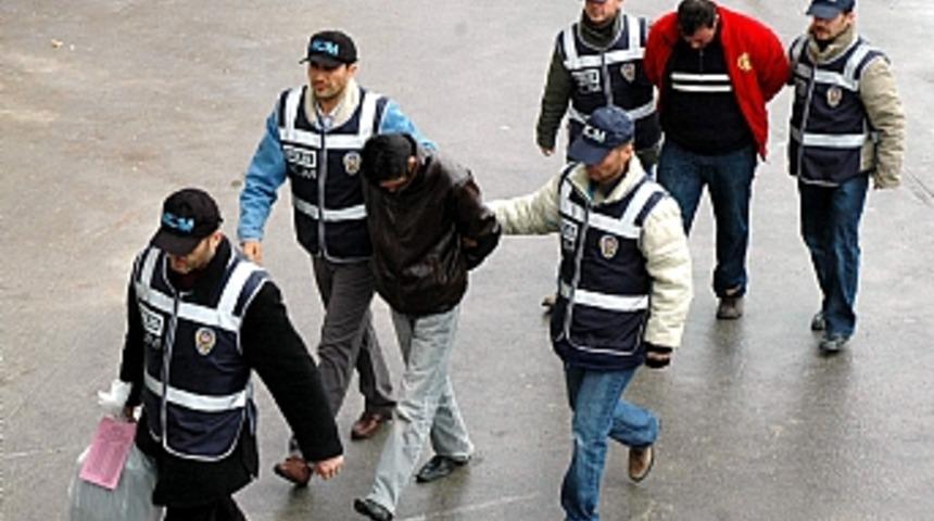 "Ezberbozan" operasyonu zanlıları adliyede