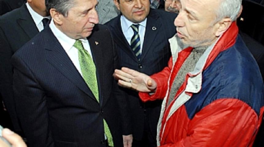 Oğlu i&ccedil;in iş isteyen babanın g&ouml;zyaşları