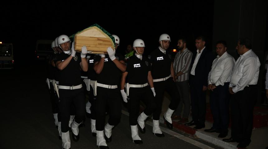 Yalova'da hayatını kaybeden eski Bakan Arzu, Diyarbakır'da son yolculuğuna uğurlandı