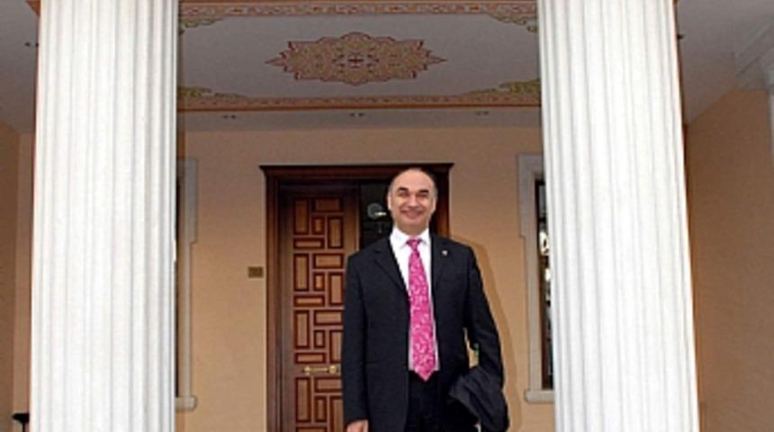 Rize'de ilgin&ccedil; istifa 