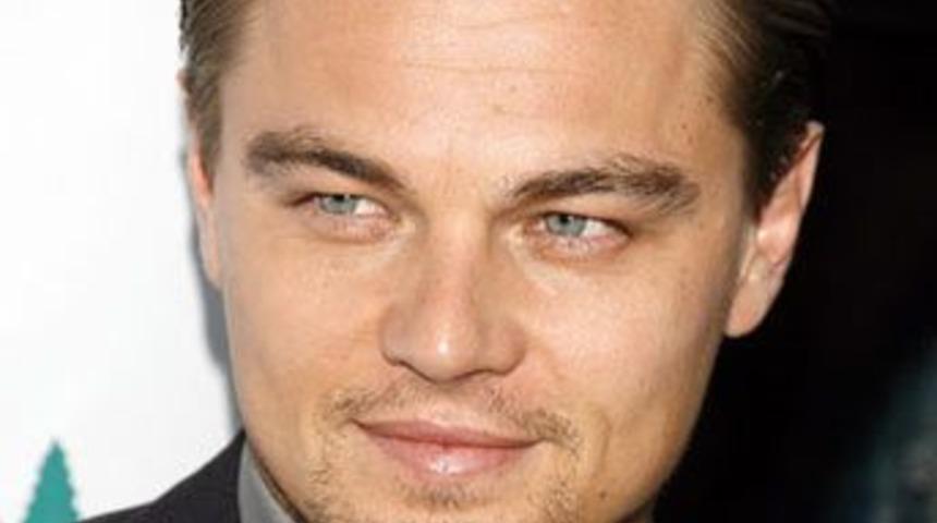 Sevgilisi i&ccedil;in Yahudi olacak!