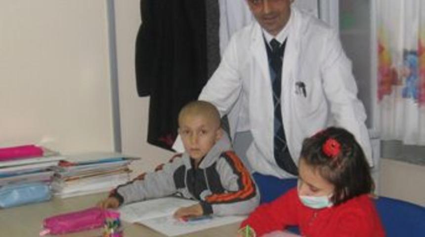 Oğlunun kahramanı oldu