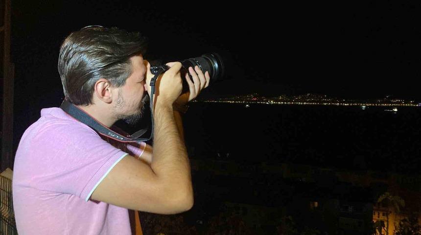 İzmir’de “Mavi Ay” seyirlik manzara oluşturdu