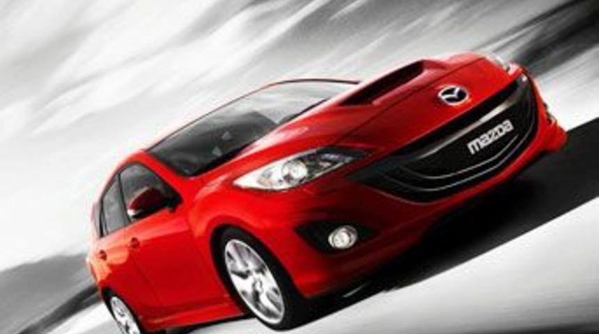 En g&uuml;&ccedil;l&uuml; Mazda3 sahne alıyor!