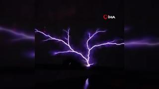 Şaşırtan görüntüler! Nadir görülen hava olayı uçağın kokpitinden böyle kaydedildi