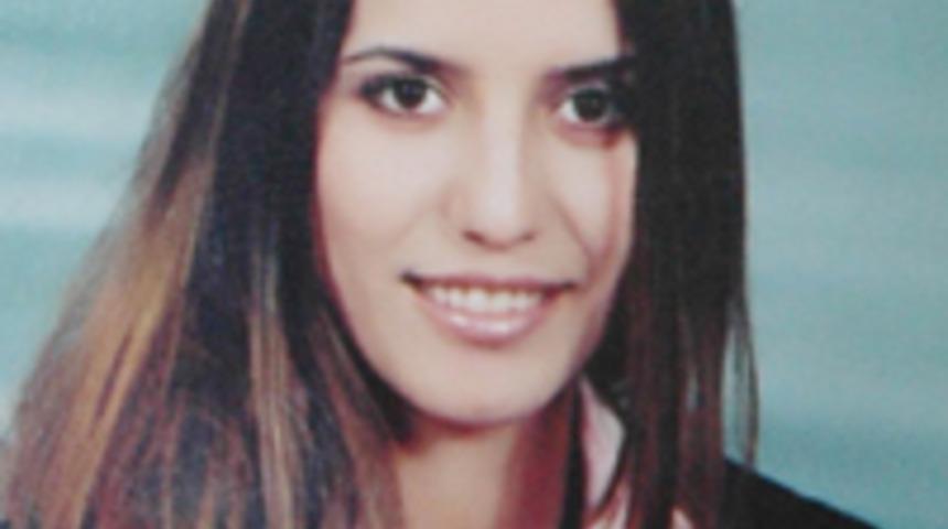 Trafik canavarı Ebru'yu aldı