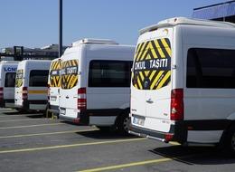 Okul servislerine yeni düzenleme geliyor! İBB önerdi, gözler UKOME toplantısına çevrildi... O ücret artık istenmeyecek!