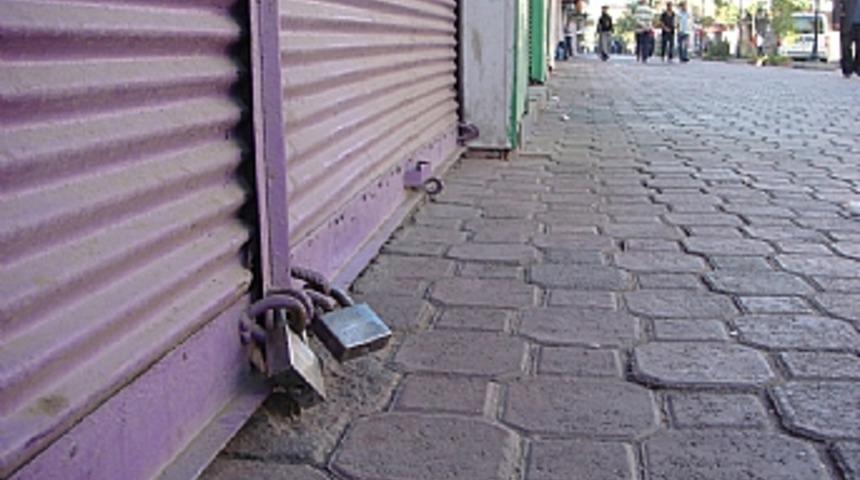 Batman'da kepenk kapatma eylemi