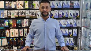 'Bu yıl gurbetçiler de fakir çıktı' İşlerin durgun olmasından yakınıyorlar! 'Önceden hiç pazarlık yapmazlardı, 4-5 telefon alıp giderlerdi'