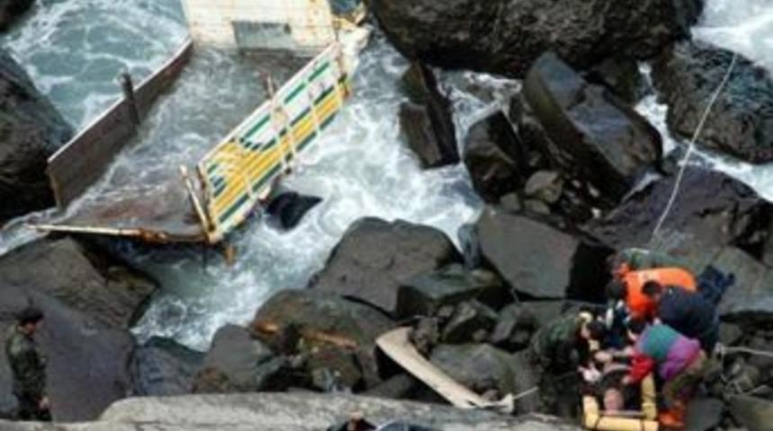 130 metreden denize u&ccedil;tular