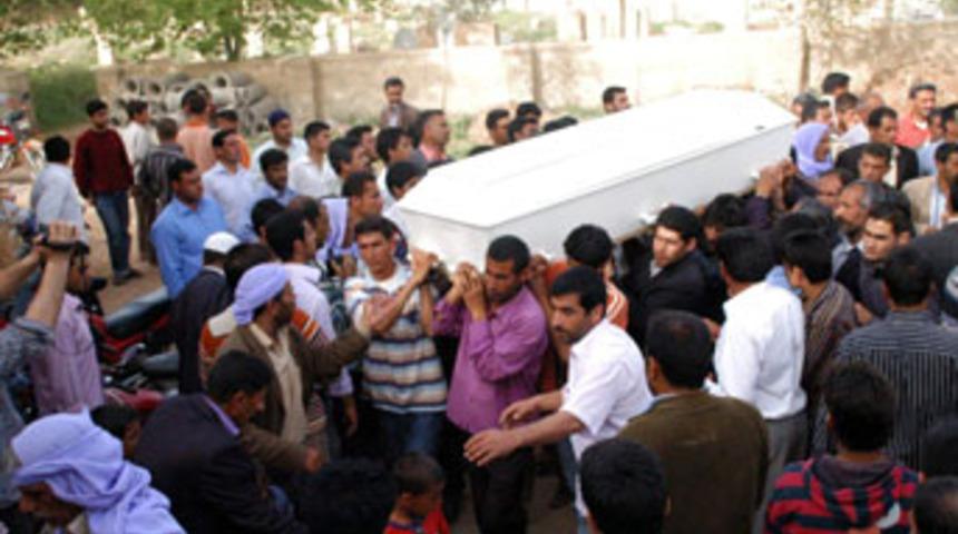 3 kardeş yan yana toprağa verildi