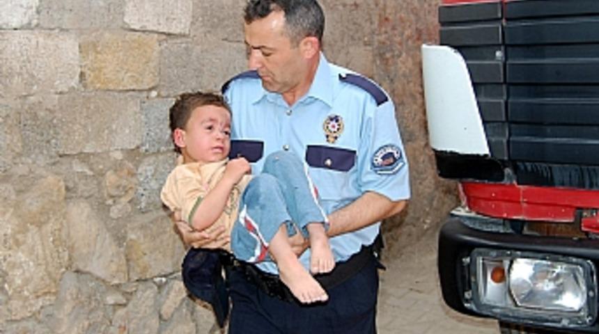 Yanan &ccedil;ocuk: 'Amca &ccedil;ok acıyor'