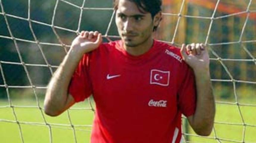 Sibel Kekilli hangi Milli futbolcuyla beraber ?