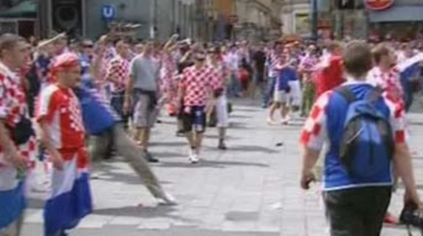 Viyana'da kavga &ccedil;ıktı!