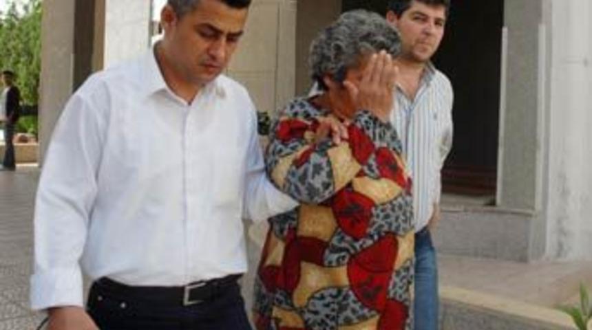 Anne kızına kurşun yağdırdı!