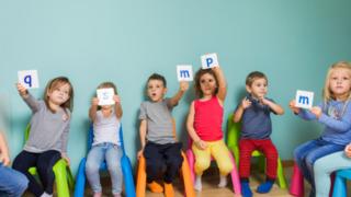 Çocuklar yabancı dili neden yetişkinlerden hızlı öğrenir? En iyi yabancı dil öğrenme yaş aralığı hangisidir?