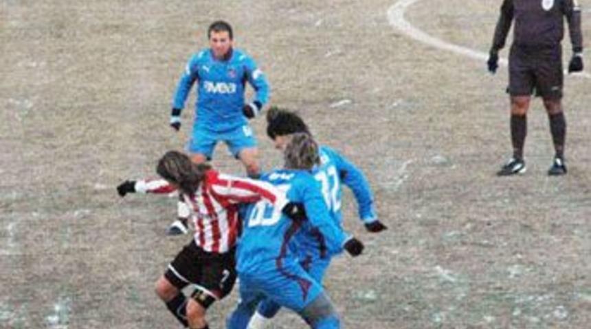 Sivasspor mucizesi s&uuml;r&uuml;yor: 2-0