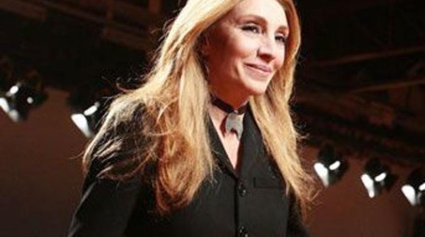 Dilek Hanif, Paris'te 2008 yaz kreasyonunu tanıttı