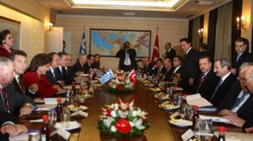 Erdoğan, Karamanlis onuruna yemek verdi