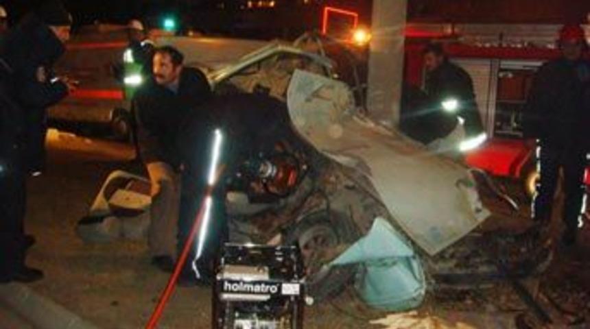 Başkent'te aşırı hız can aldı: 2 &ouml;l&uuml;