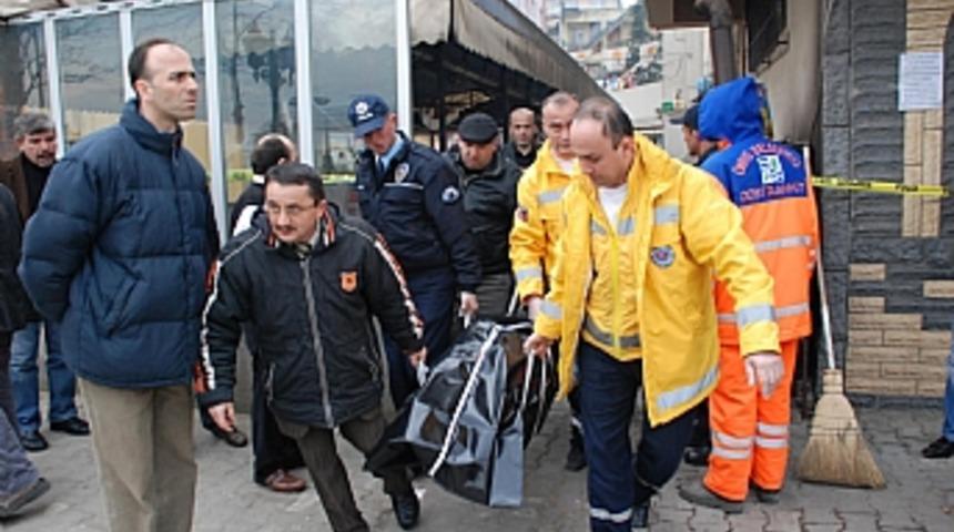 &Uuml;nye'de erkek cesedi bulundu