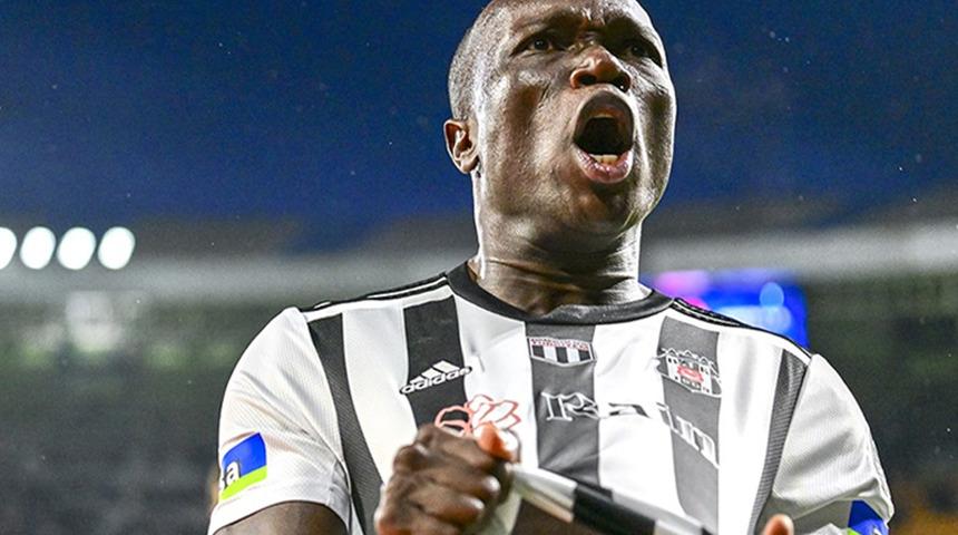 Aboubakar'ın gol sevinci maçın bile önüne geçti! Lucescu'nun karşısında durdu ve...