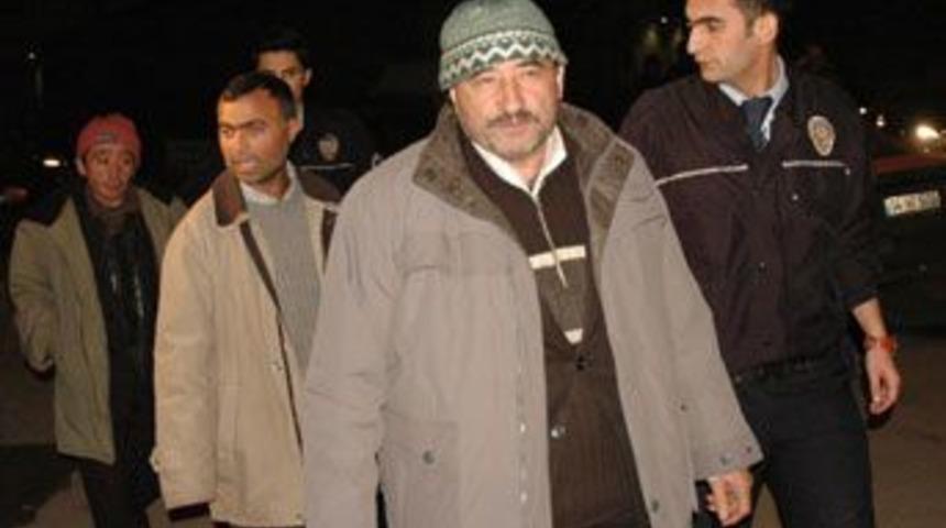 Horoz d&ouml;v&uuml;şt&uuml;rerek bahis oynatan 21 kişiye g&ouml;zaltı