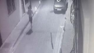 Fidye için kaçırdı, eline yüzüne bulaştırdı! Maskeli saldırgan ailenin tanıdığı çıktı: 2,5 yaşındaki çocuğun korku dolu anları kamerada