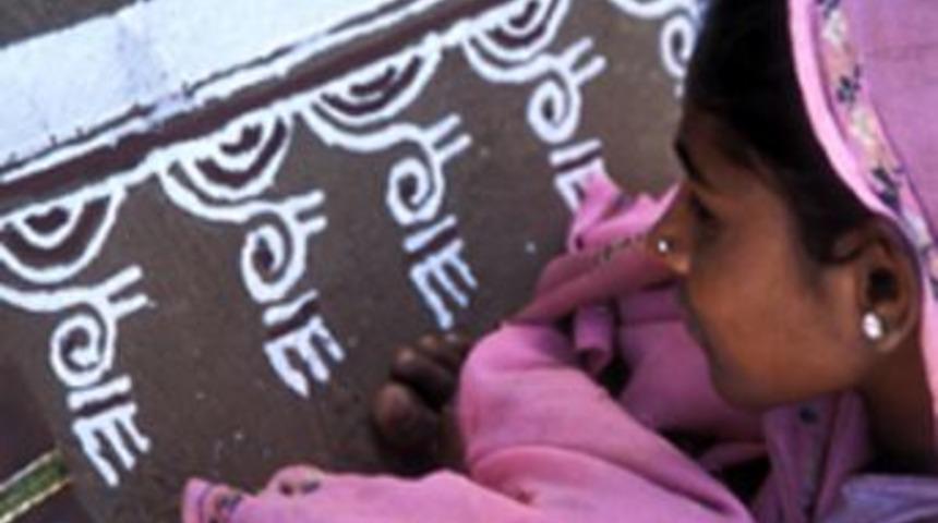 Hindistan'da kadın saldırganın kafasını kopardı