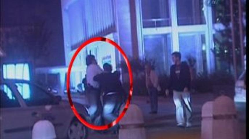 Belediye önünde park kavgası