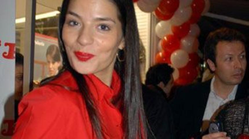 Tezg&acirc;htar s&ouml;ylerse manken de s&ouml;yler